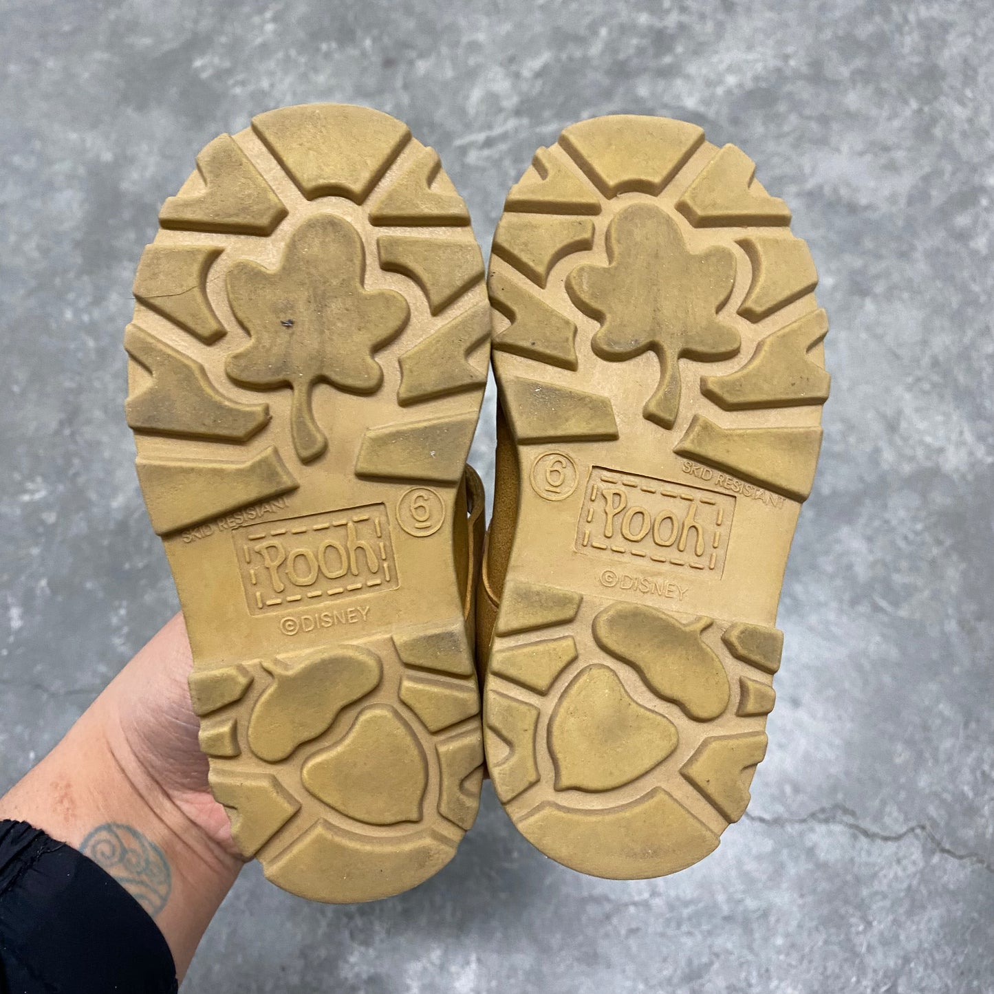Vintage Winnie The Pooh Mary Janes 6c