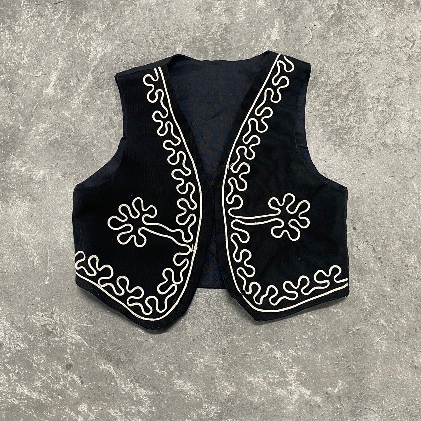 Vintage Black Outline Western Vest 3T