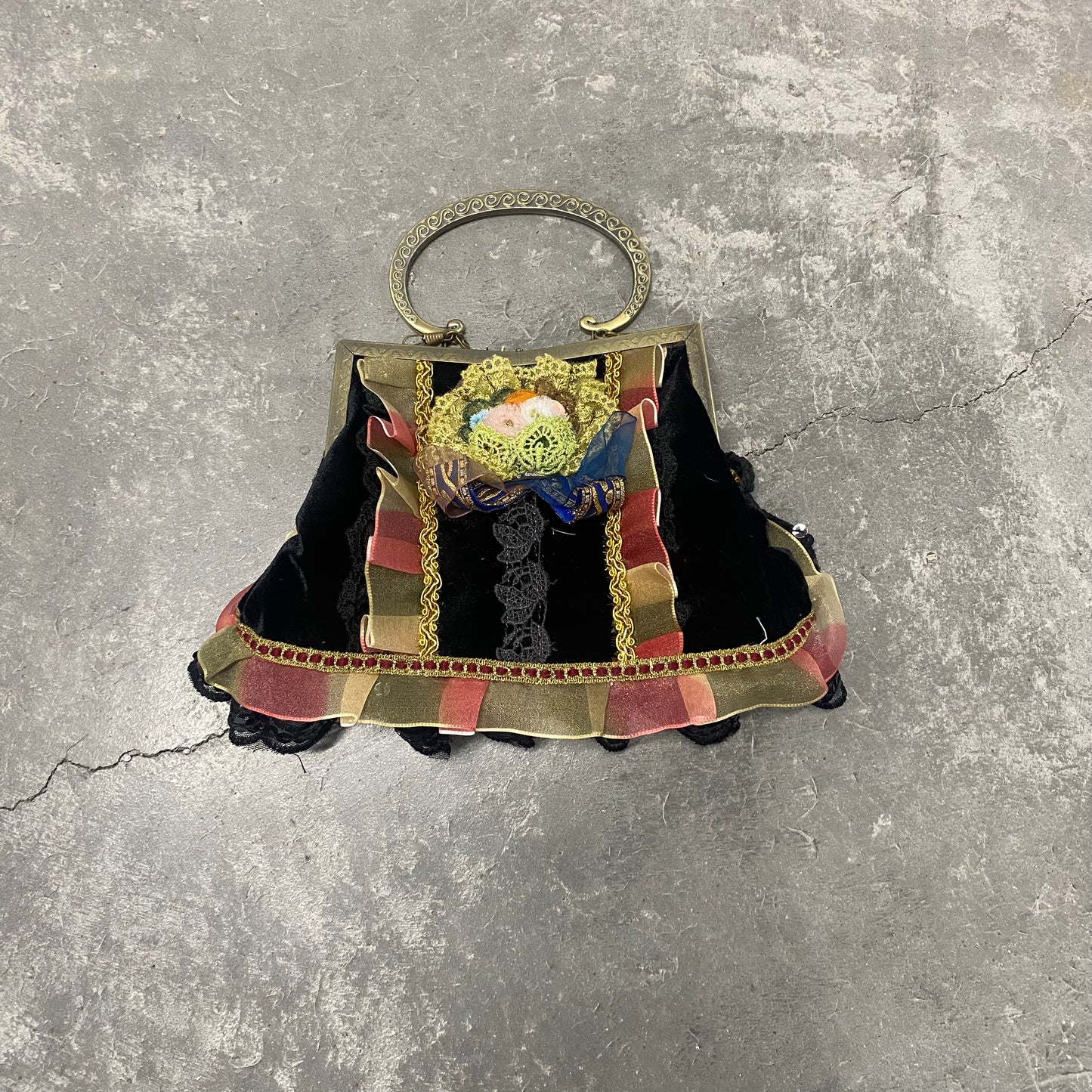 Vintage Ruffle Triangle Purse