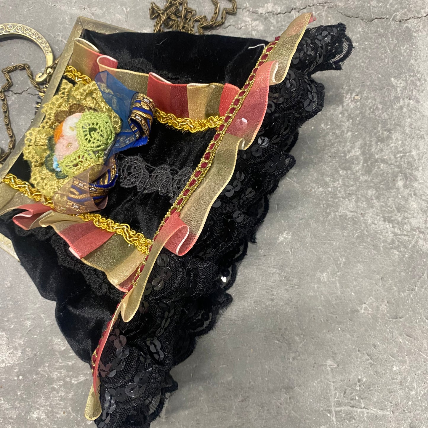 Vintage Ruffle Triangle Purse